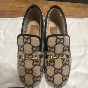 Gucci horse-bit wool loafers size 9